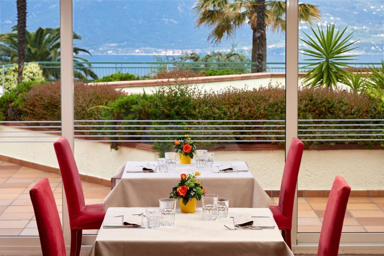 Royal Village 4*