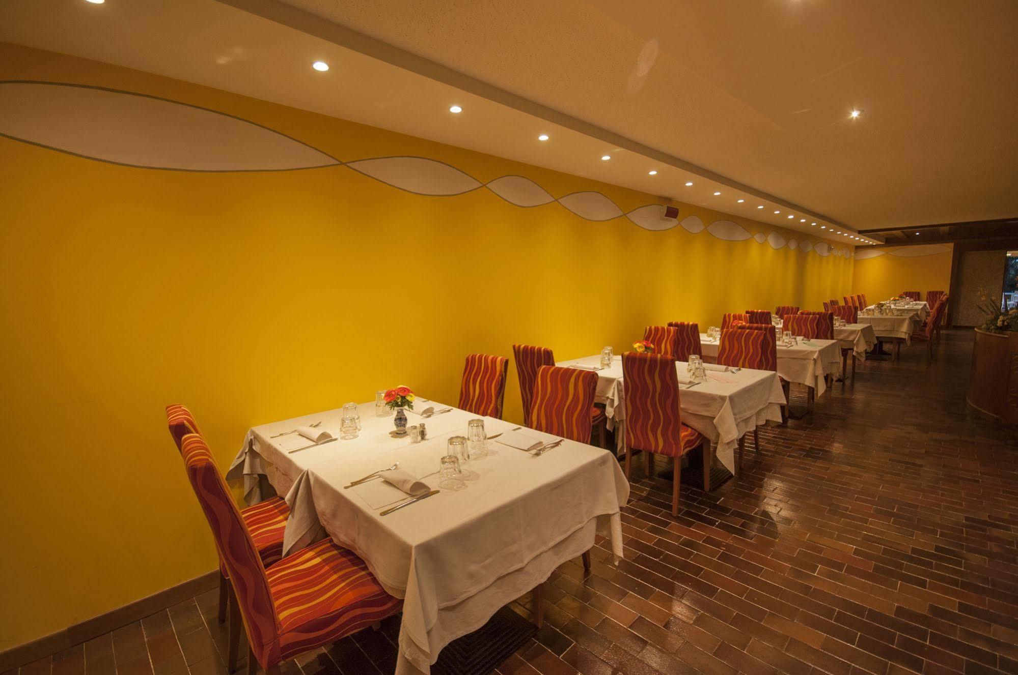 Royal Village Hotel 4*