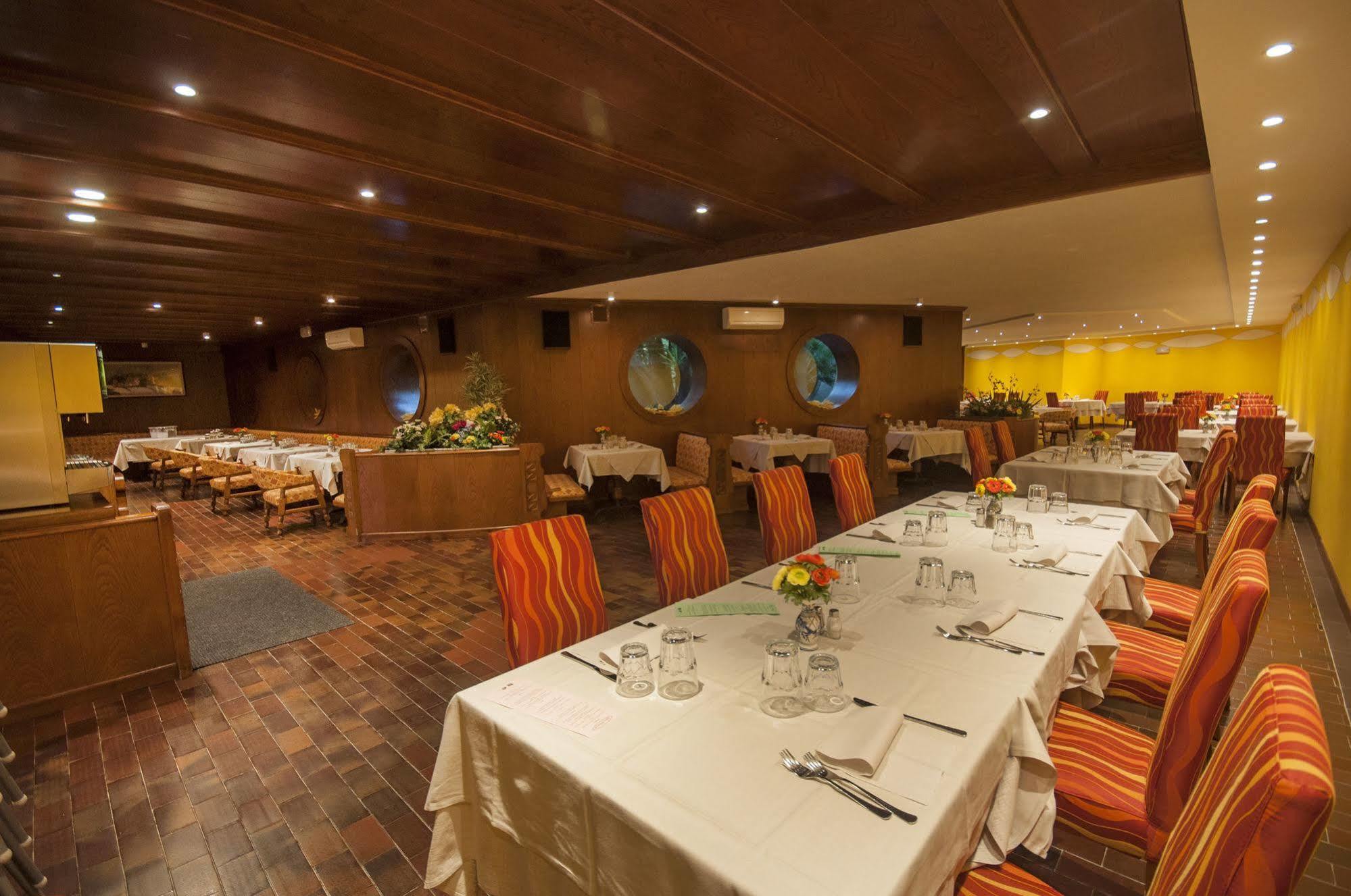 Royal Village 4*