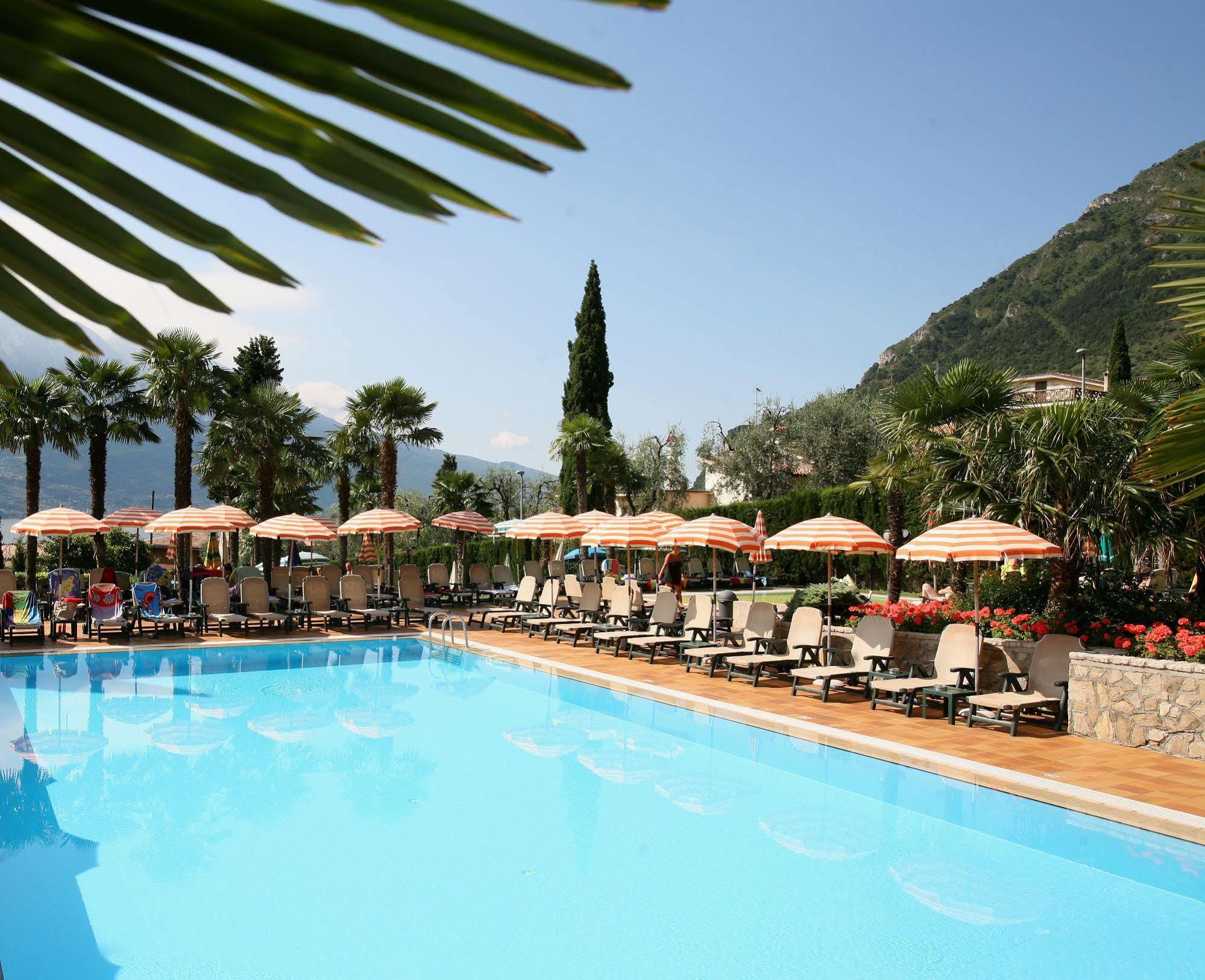 Royal Village Hotel 4*