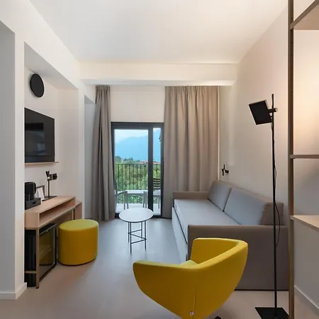 Hotel Royal Village Limone sul Garda Exterior photo