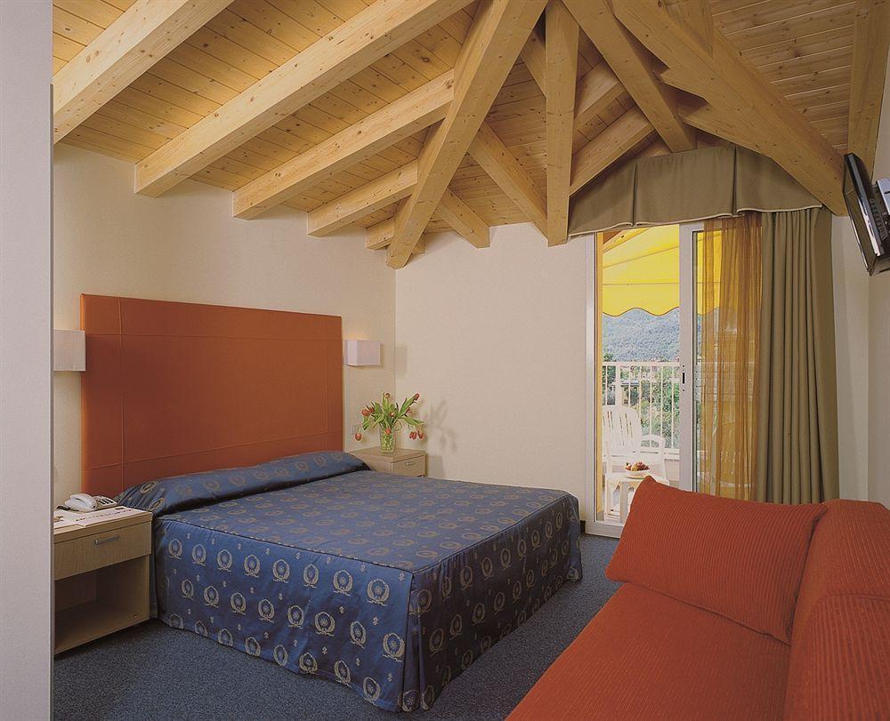 Royal Village Hotel 4*