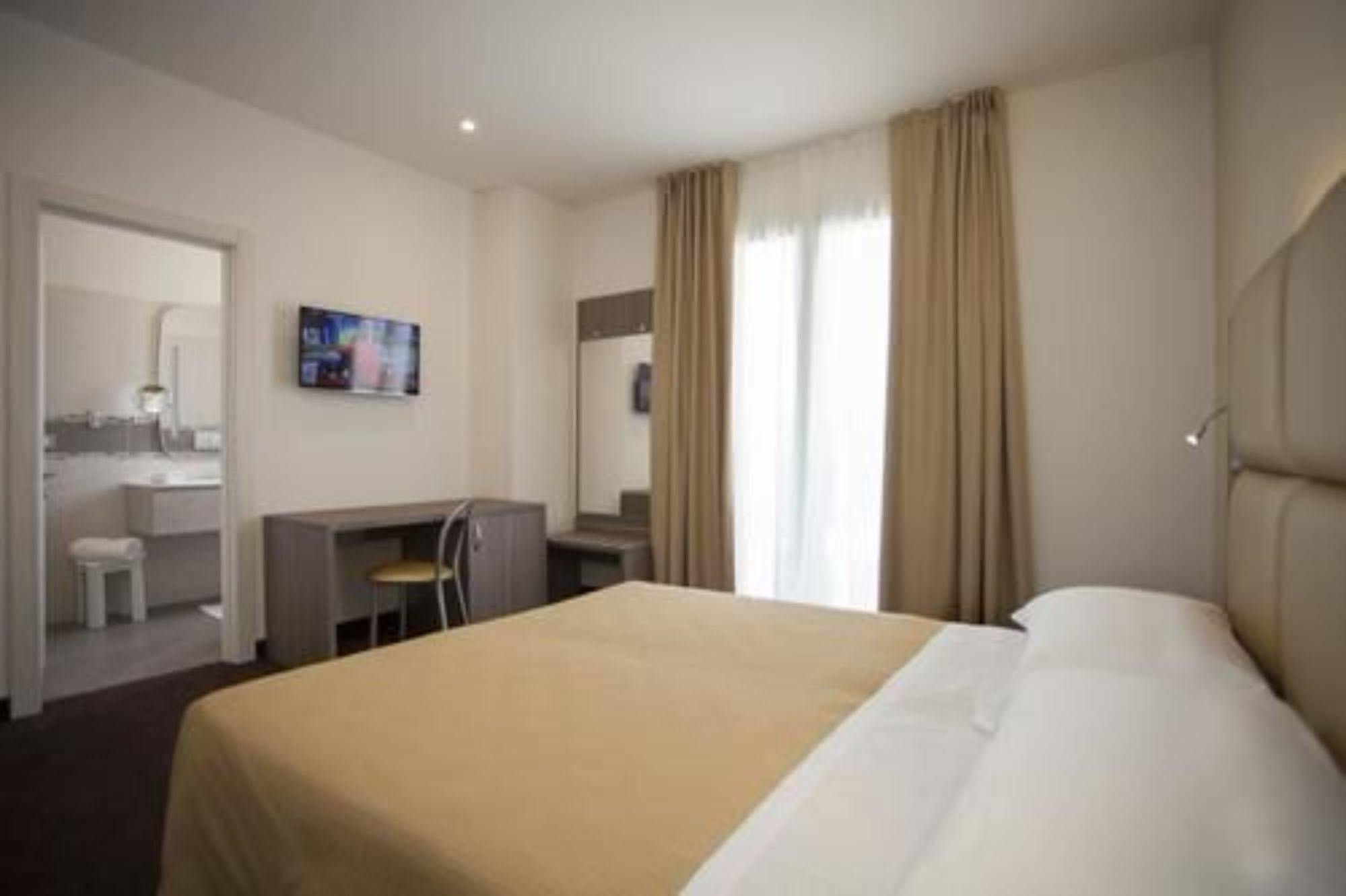 Royal Village Hotel 4*